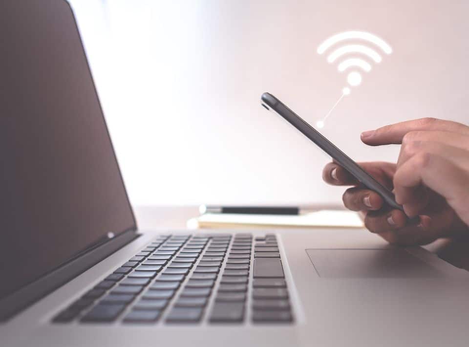 La sécurité des réseaux Wi-Fi : comment protéger votre connexion à domicile